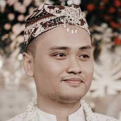 Risky Ega